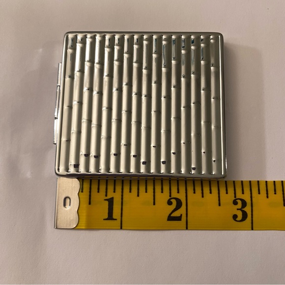 NEW GUCCI Bamboo Compact Silver Mirror Magnification - Picture 10 of 13